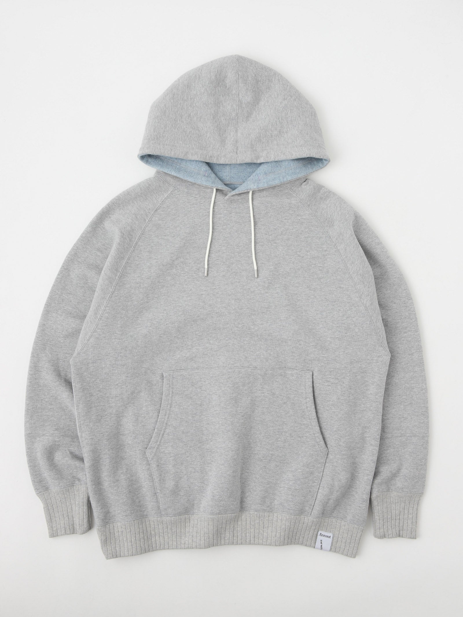 DAILY REVERSIBLE SWEAT HOODIE<br> A reversible sweatshirt hoodie that can be coordinated with a variety of outfits
