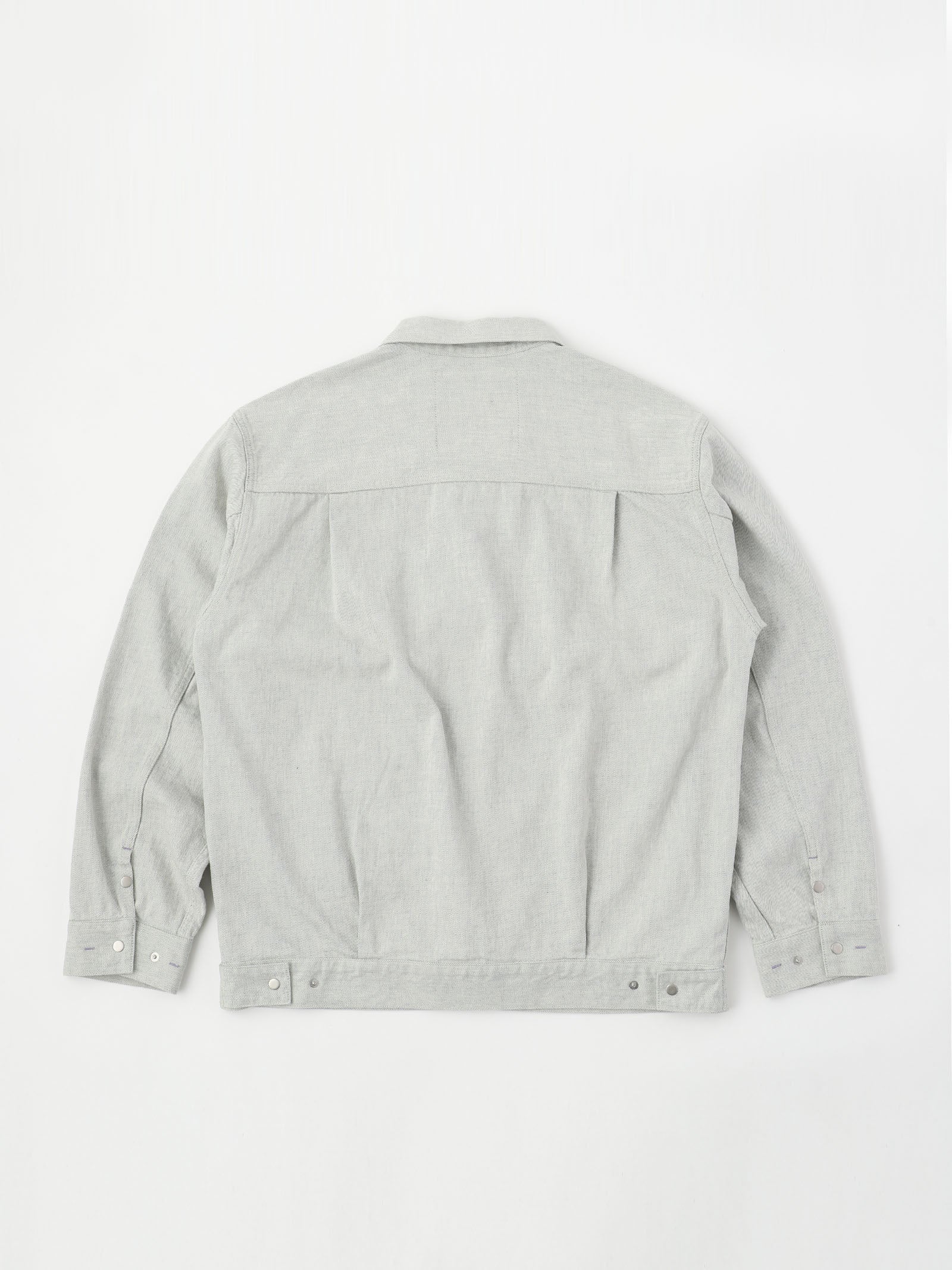 DAILY JEAN JACKET<br> A classic denim jacket that looks great on its own