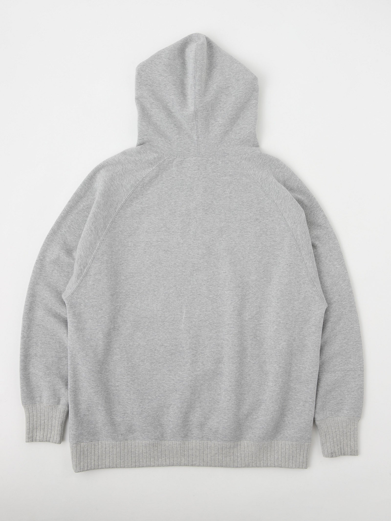 DAILY REVERSIBLE SWEAT HOODIE<br> A reversible sweatshirt hoodie that can be coordinated with a variety of outfits