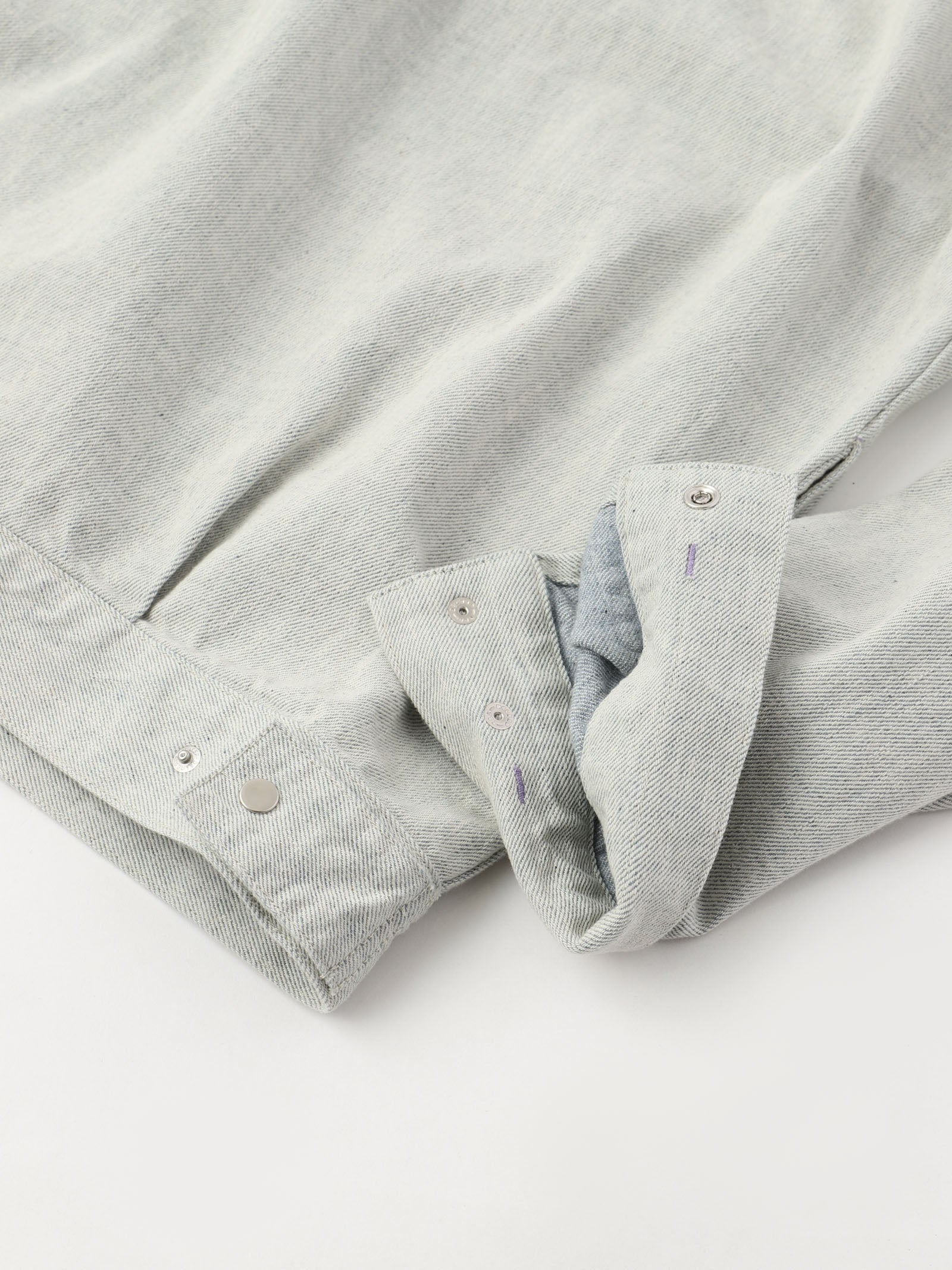 DAILY JEAN JACKET<br> A classic denim jacket that looks great on its own
