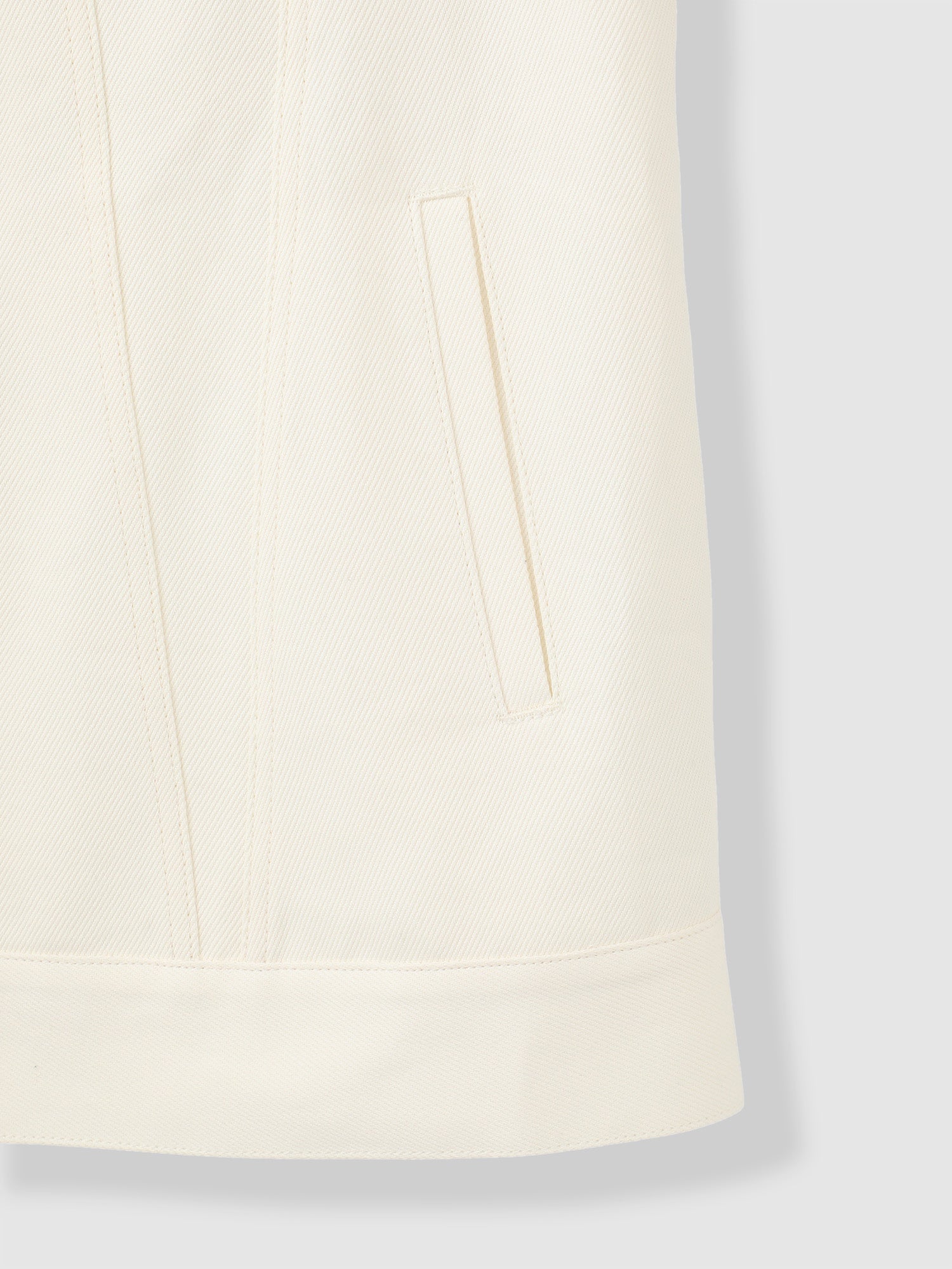 CT COLLAB NO COLLAR JACKET<br> A jacket with a silhouette