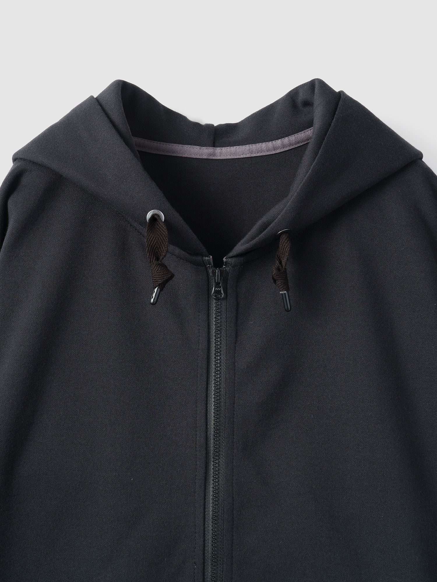 Genderless HYBRID SWEAT ZIP HOODY <br> 着用の幅が広がるダブルジップフーディー