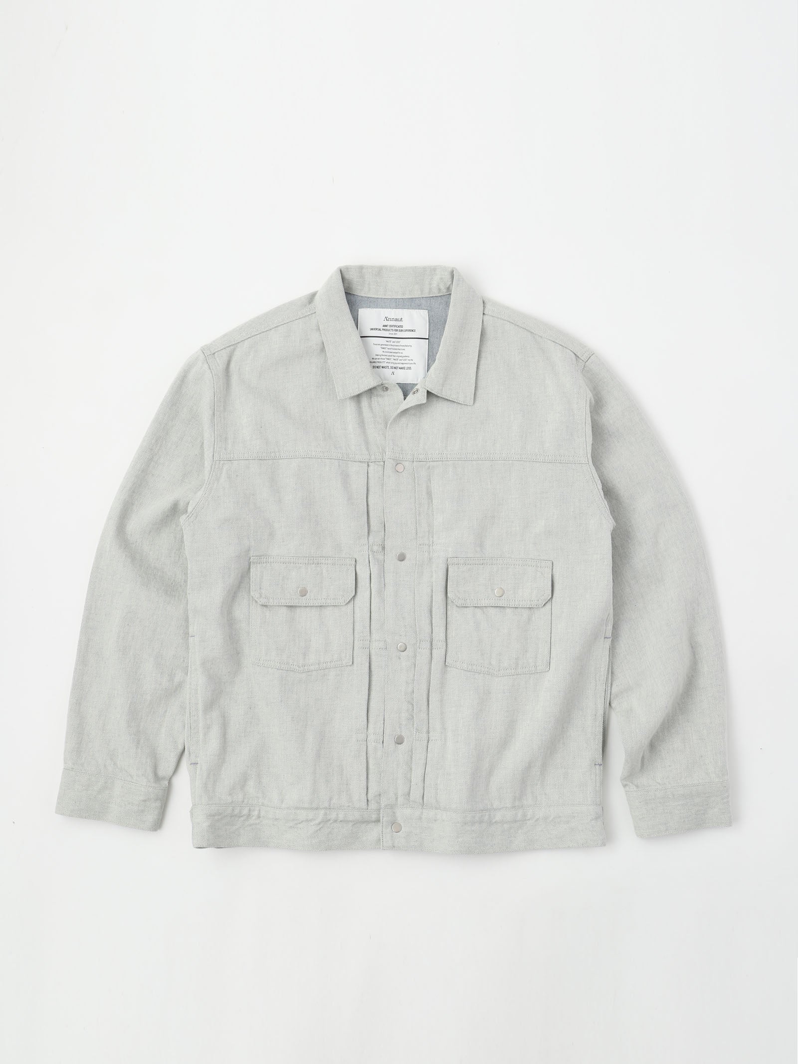 DAILY JEAN JACKET<br> A classic denim jacket that looks great on its own