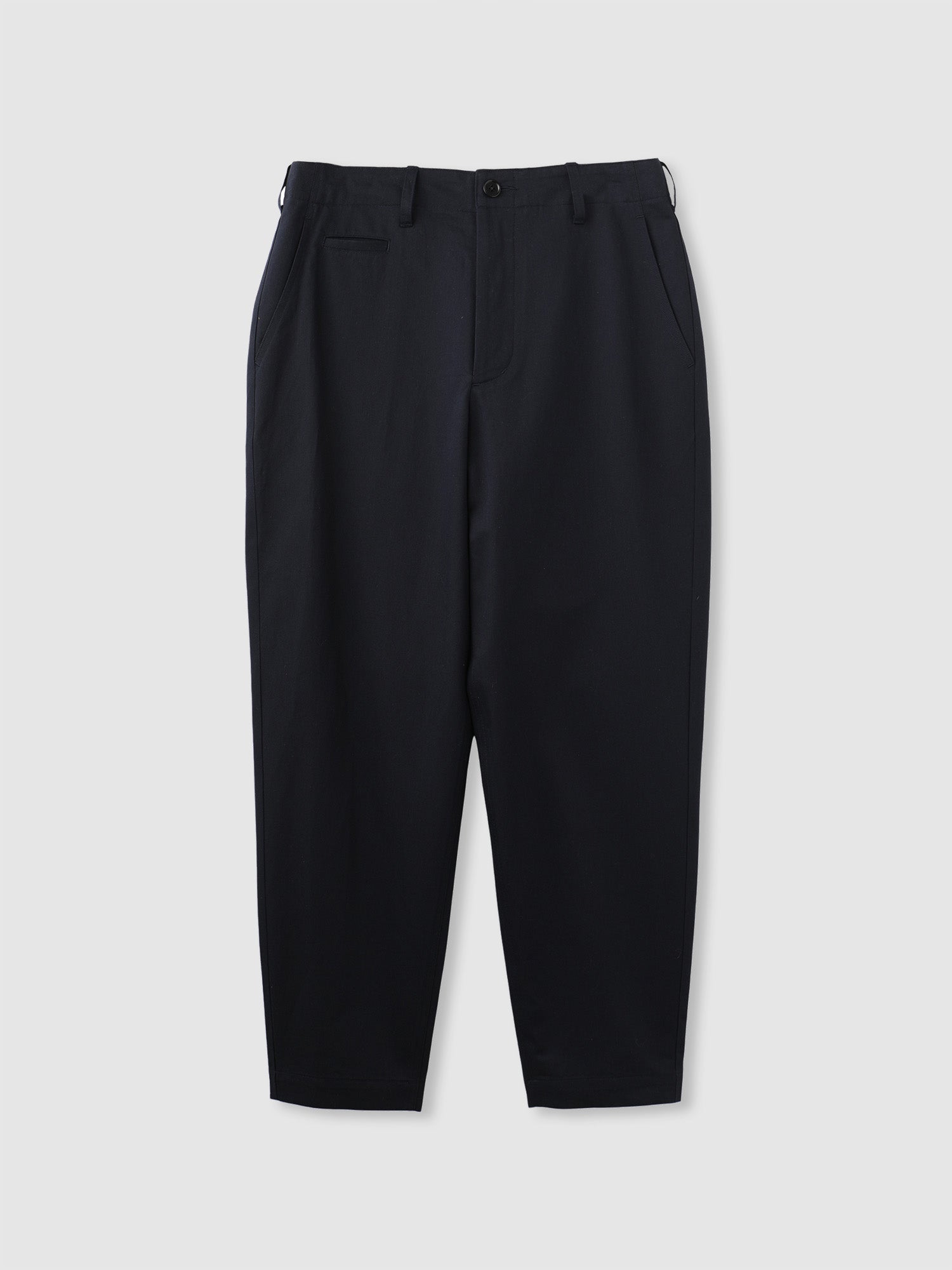 Men's LIGHT CHINO TROUSERS <br> 軽やかさが特徴の定番チノパンツ